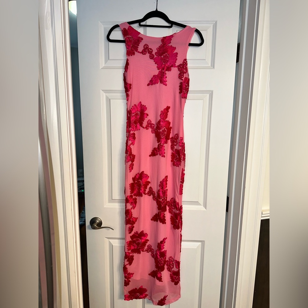 Sleeveless Pink Dress with Red Floral Appliqué